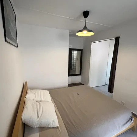 Apartment For 3 With Balcony - Near Beach Lägenhet *